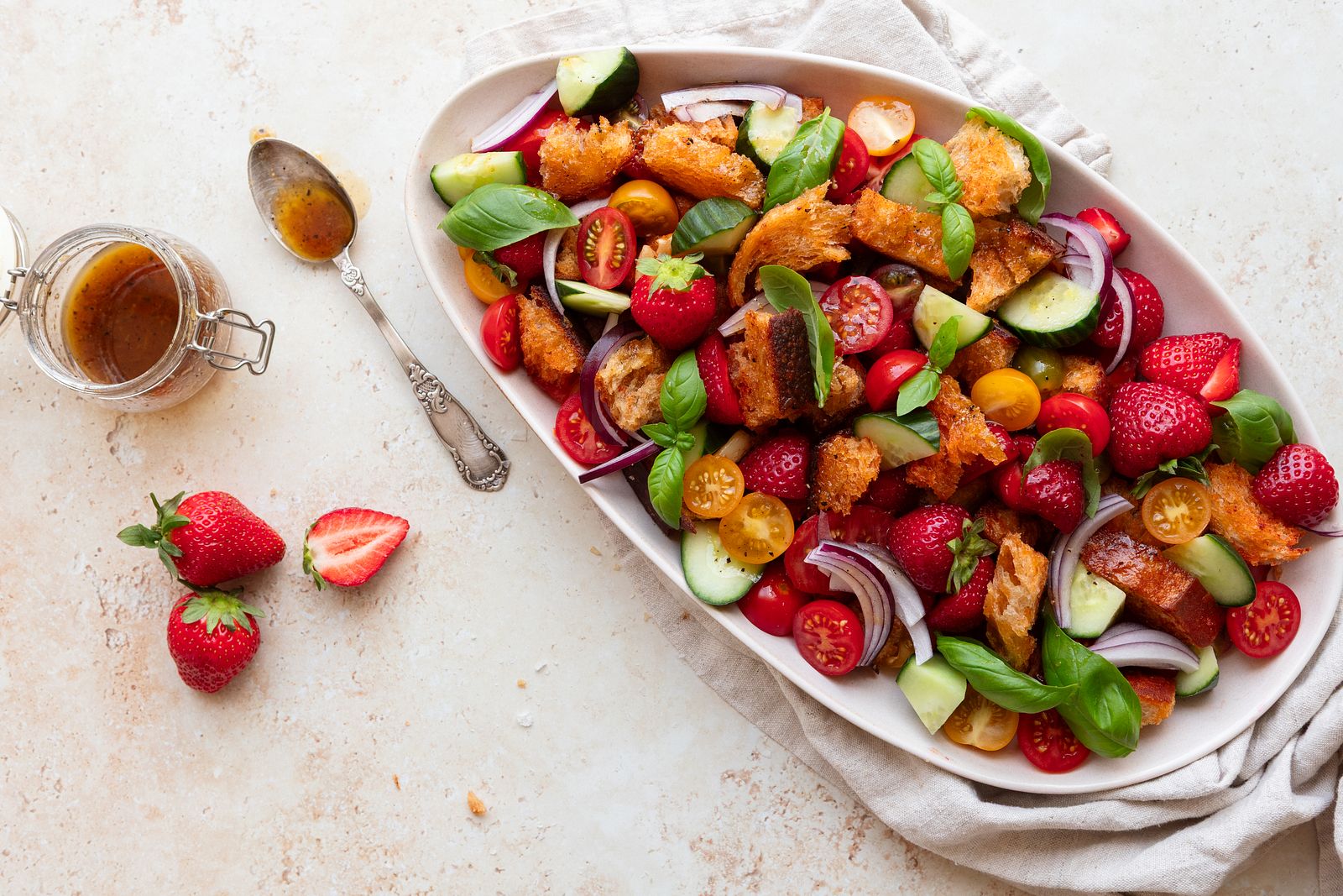 Panzanella med jordbær